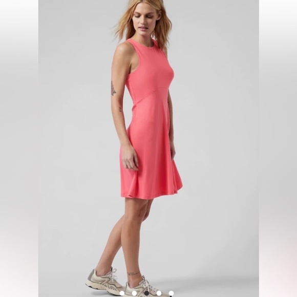 Robe Athleta Santorini Thera rose corail pétale sans manches courte